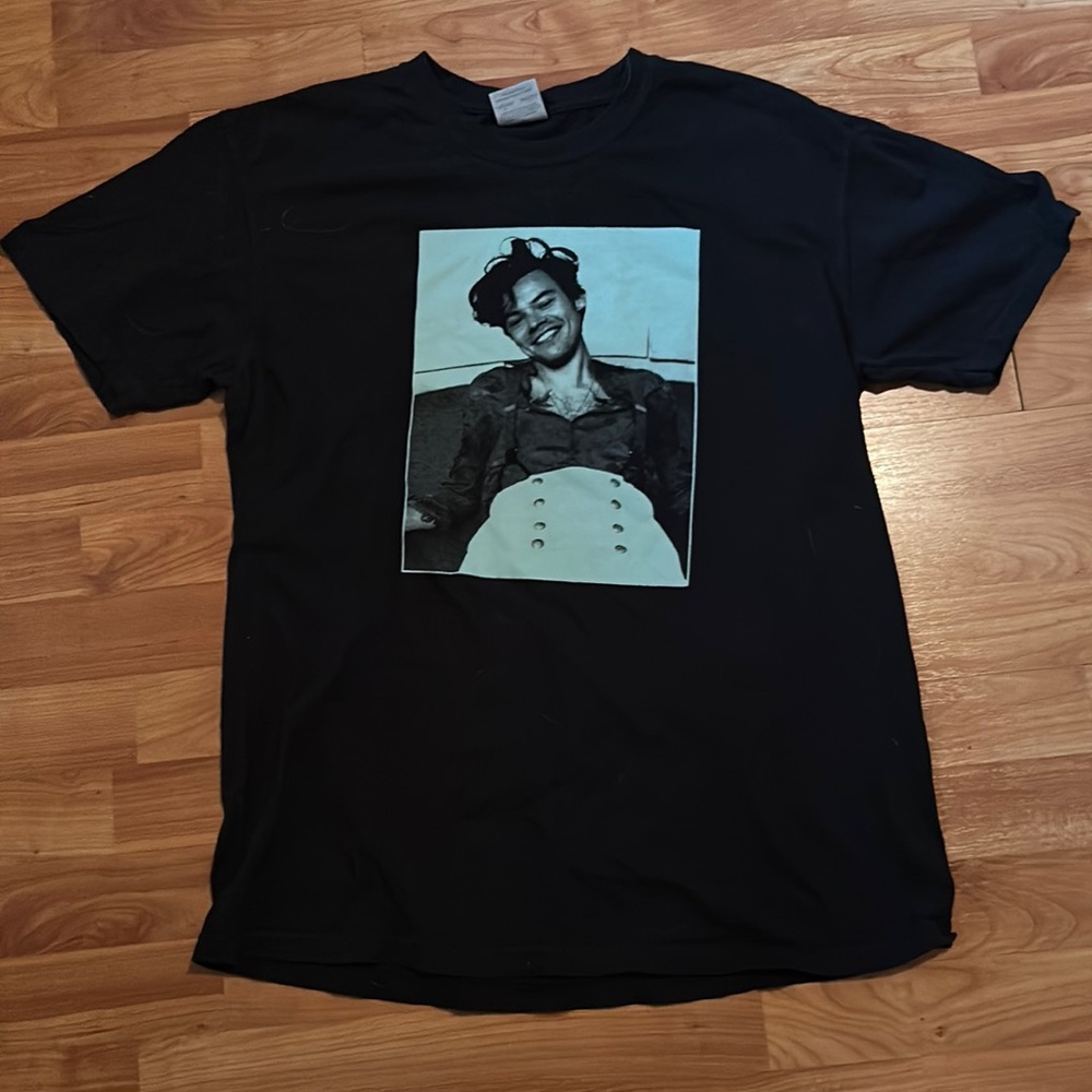 I’ve on tour 21 Harry styles black tee shirt with tour dates
